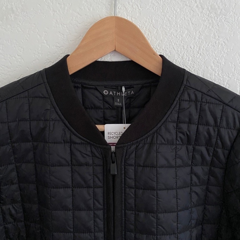 Athleta Recycled Grandview Shortie Quilted Bomber Jacket Black Size S NWT - Picture 2 of 10